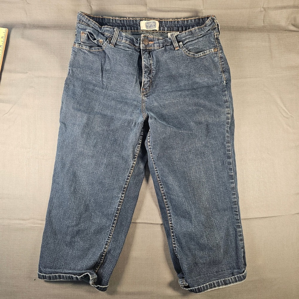 Signature by Levi Strauss Women Blue Denim Capri Jeans Size 10 Dark Wash Cropped